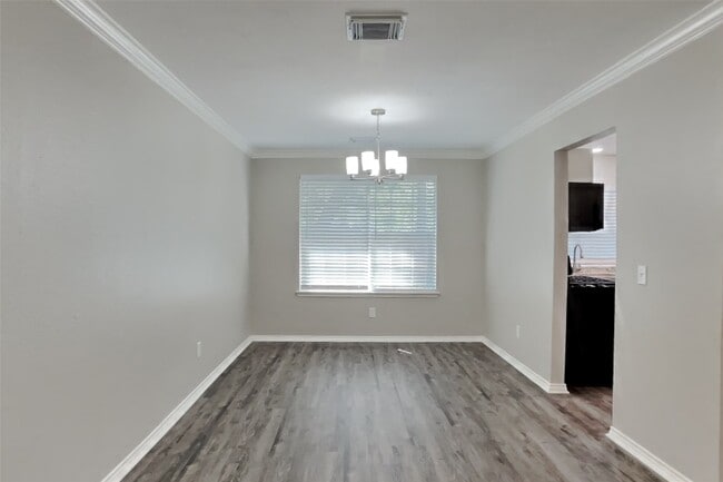 Building Photo - 9919 Villa Verde Dr