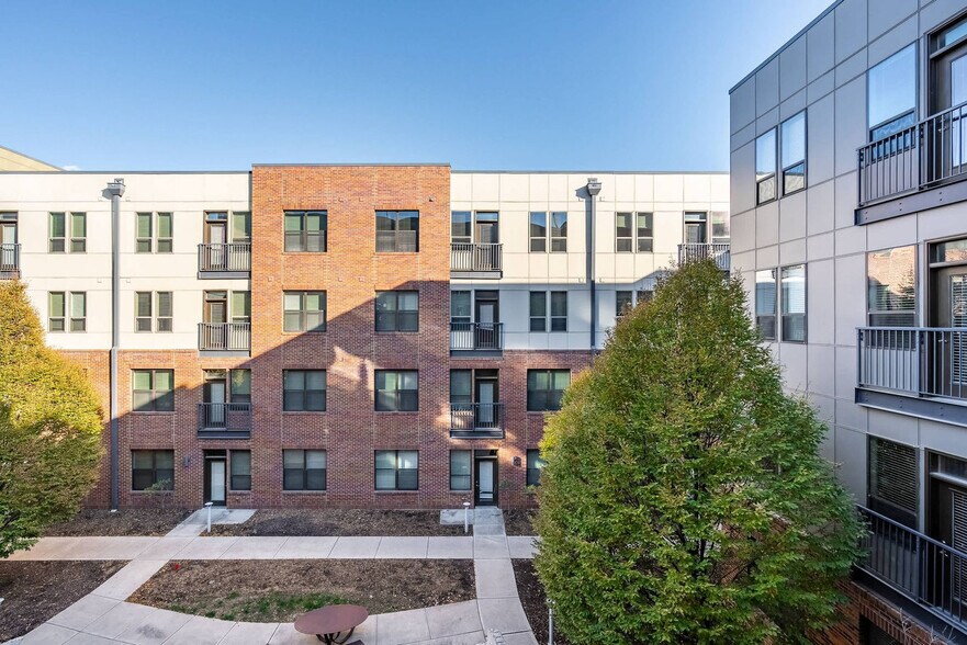 Building Photo - 235 S Delaware St