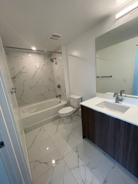 Building Photo - 1000 NW 7th St