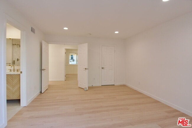 Building Photo - 24621 Aquilla Dr