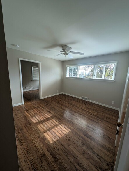 Bedroom 1 - 2907 W Princeton Ave