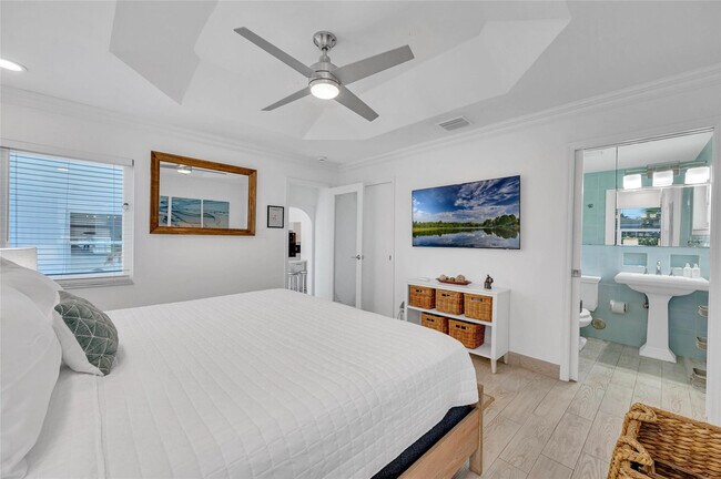 Building Photo - 1300 Mango Isle