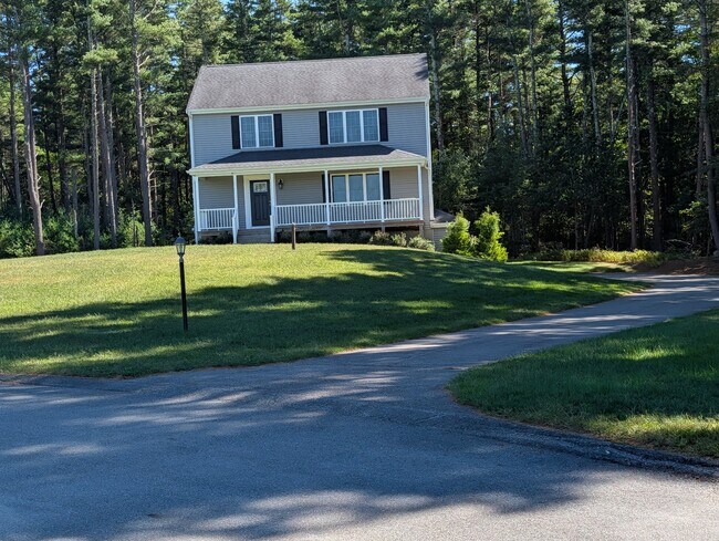 Building Photo - 10 Shamrock Ln