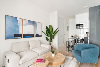 Building Photo - 317w E 14th St