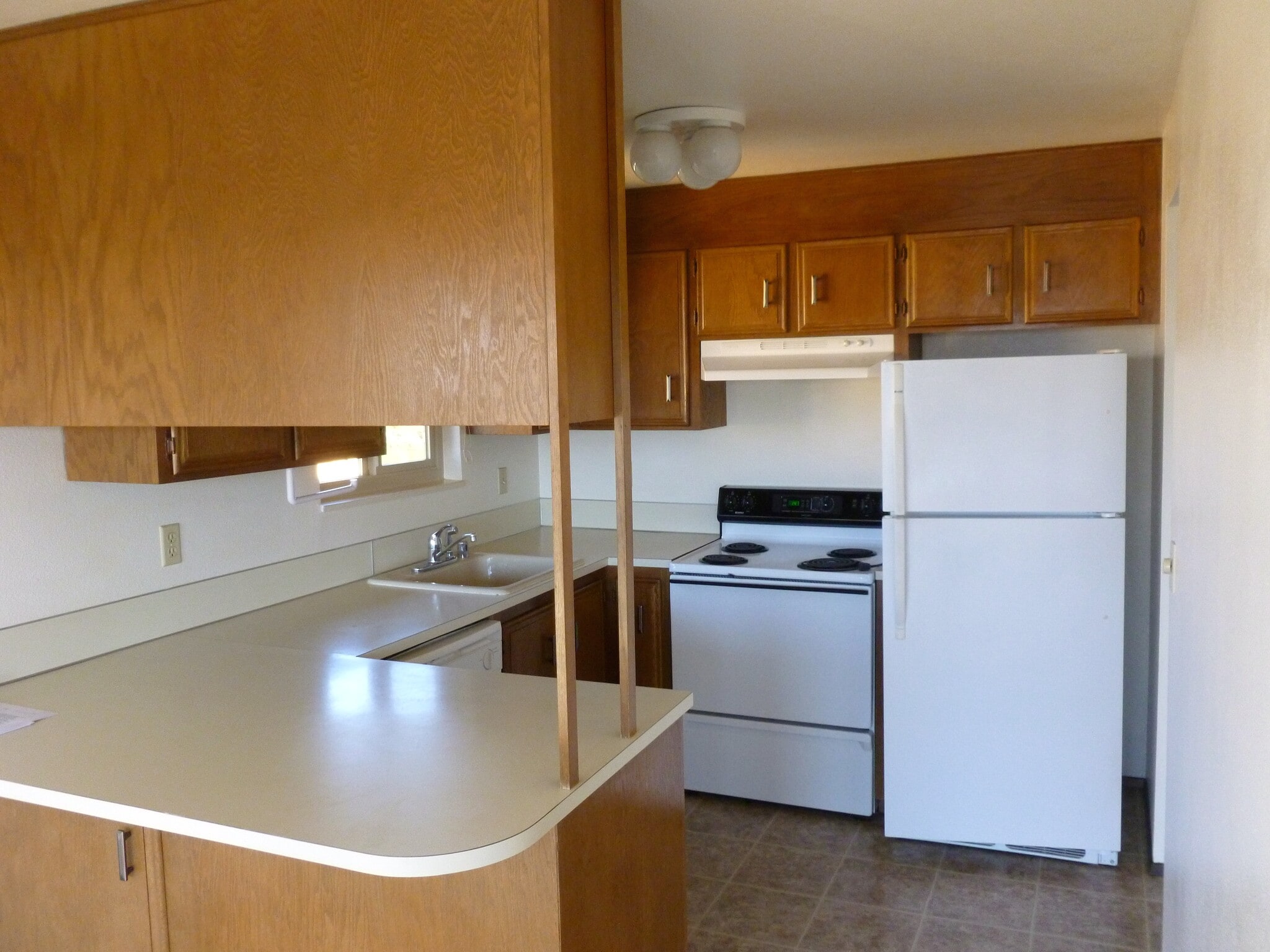 kitchen - 4511 Greenwood Ave N