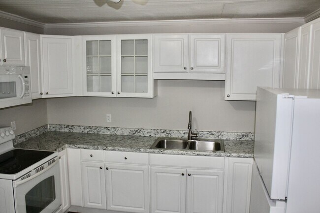 Building Photo - Gay 841-843