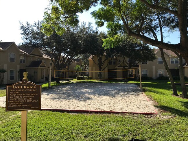 Building Photo - Beautiful 2 Bedroom Condo in Gated Crescent Place – Available Now!