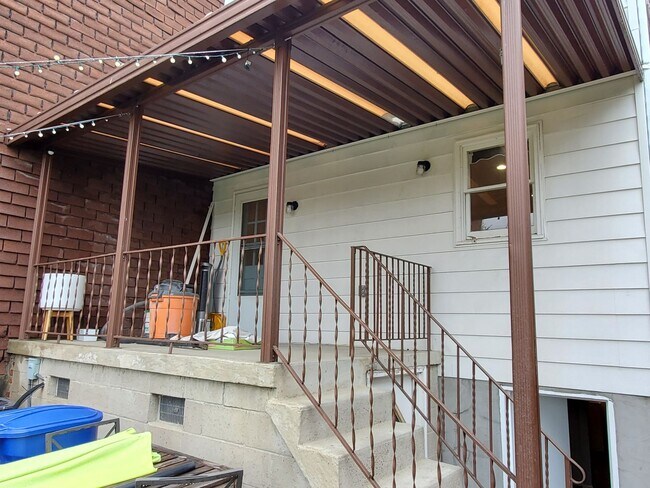 Building Photo - House for rent in Bloomfield
