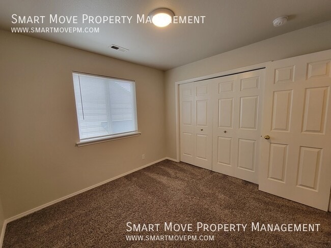 Building Photo - 11243 W Stallion Ln