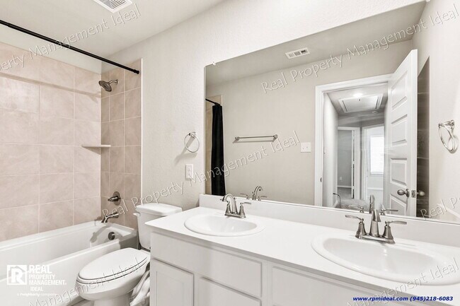 Building Photo - 2000 Plum Pk