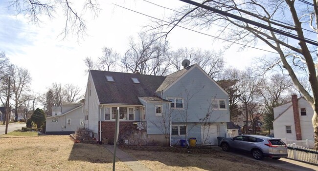 Primary Photo - 566 North St