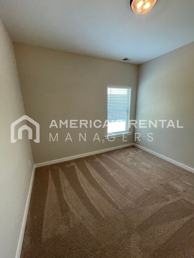 Building Photo - 459 Troubadour Ln