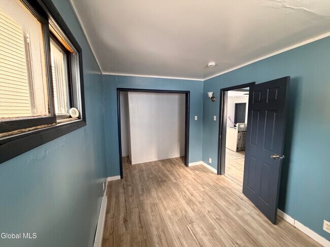 Building Photo - 54 Arch St