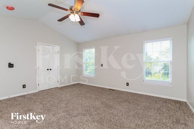 Building Photo - 634 Ellen Dr