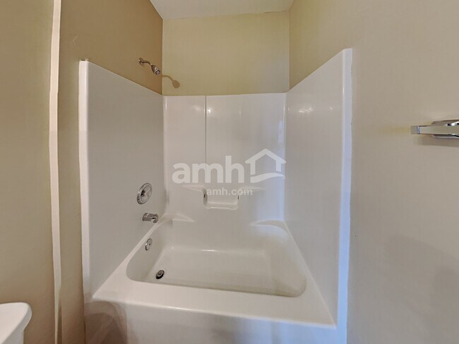 Building Photo - 116 Brewster Ct