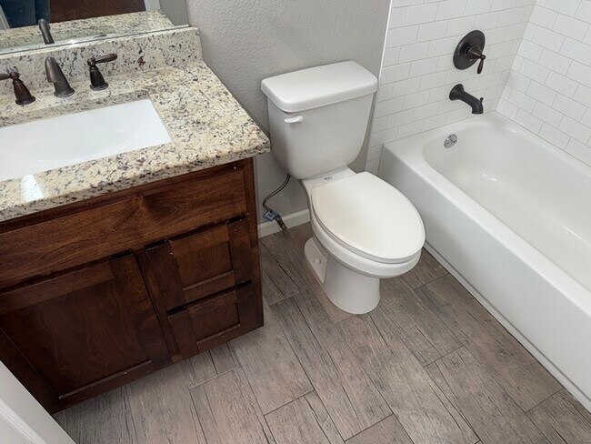 Building Photo - 4407 Diamondhead Dr