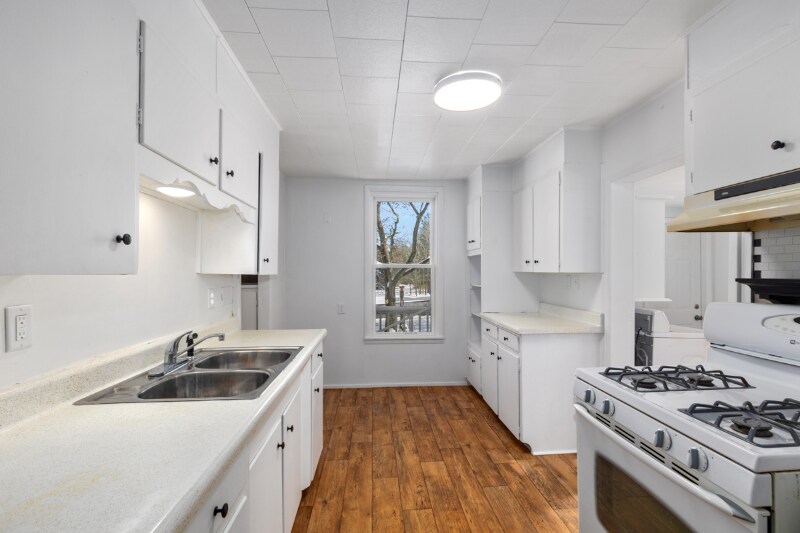 Building Photo - 210 New St