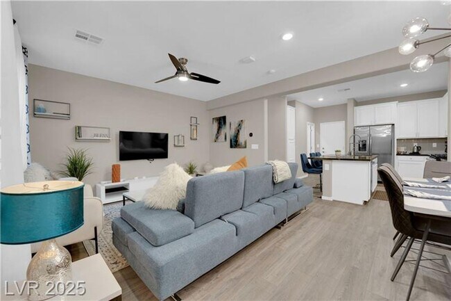 Building Photo - GORGEOUS FURNISHED TOWNHOME IN SUMMERLIN!!!