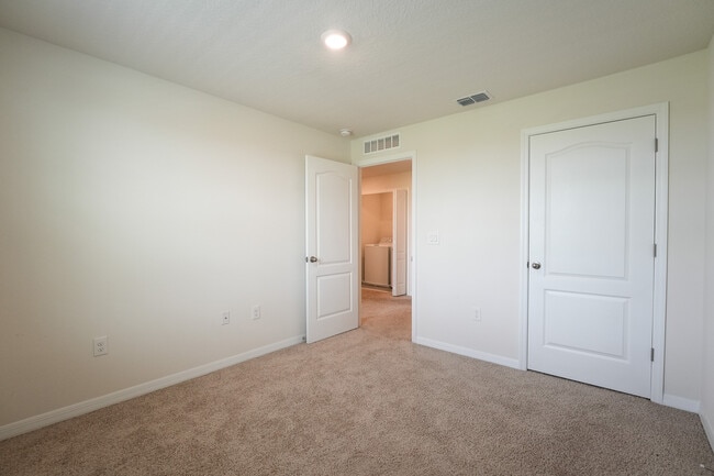 Building Photo - 1804 Katz Crossing Dr