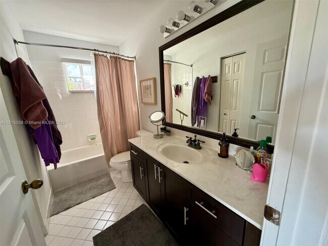 Building Photo - 1294 Chinaberry Dr