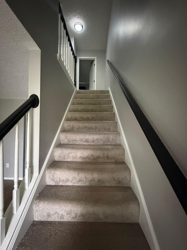 Building Photo - 310 Powell Rd