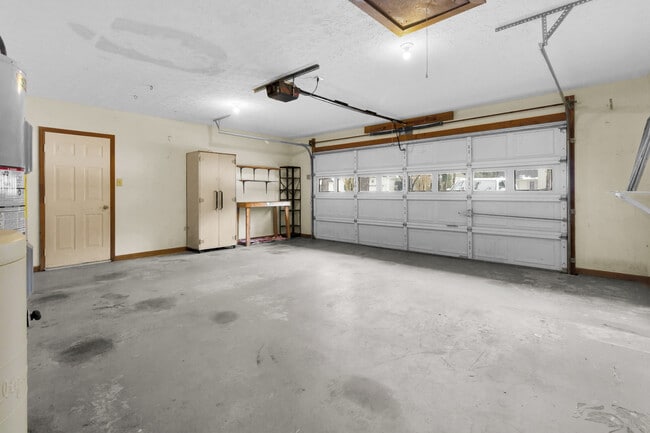 Building Photo - 1824 Caracara Dr