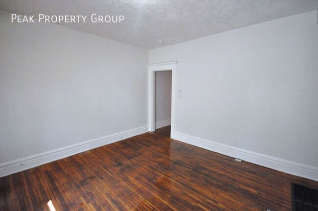 Building Photo - 204 E 9th Ave
