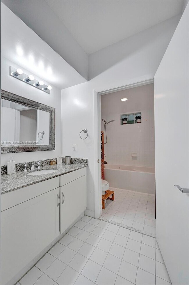 Building Photo - 7270 SW 88th St