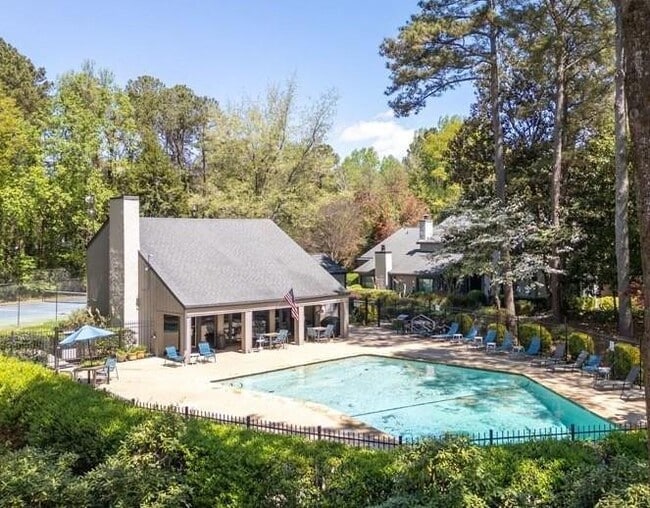 Building Photo - 3087 Balearic Dr SE