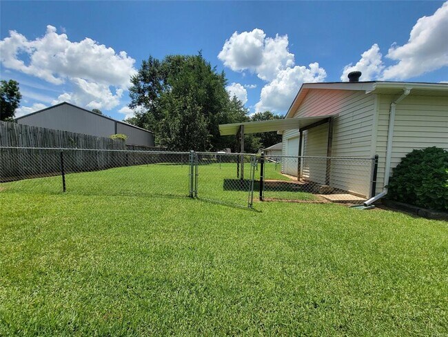 Building Photo - 8107 Pinto Ln