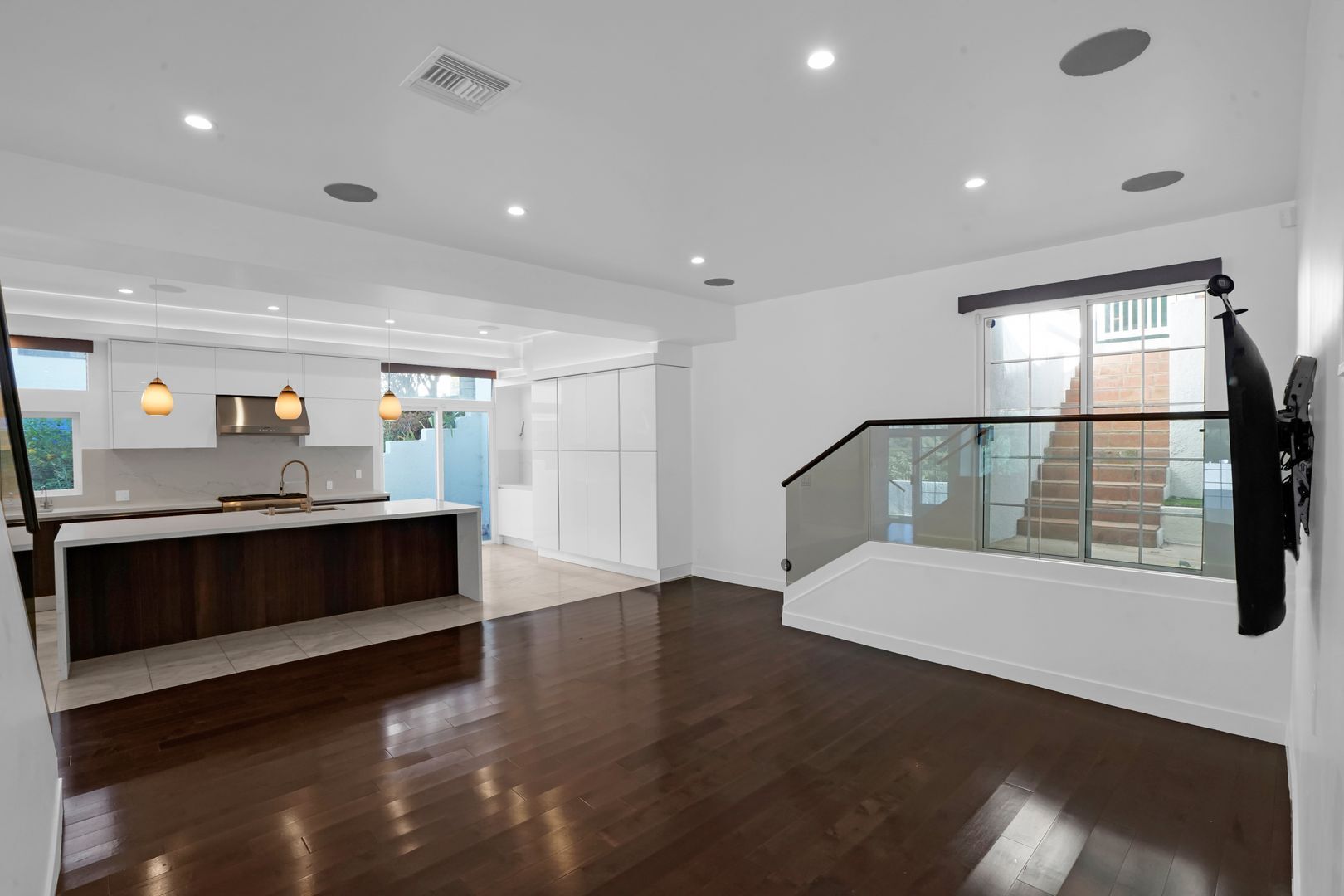 Building Photo - Experience Modern Luxury in this Stunning 4-Bedroom Smart Home in the Heart of 90027