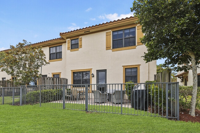 Building Photo - 8413 Lakeview Trail