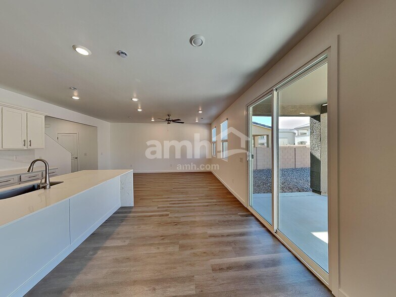 Building Photo - 7340 S Avenida Obelo