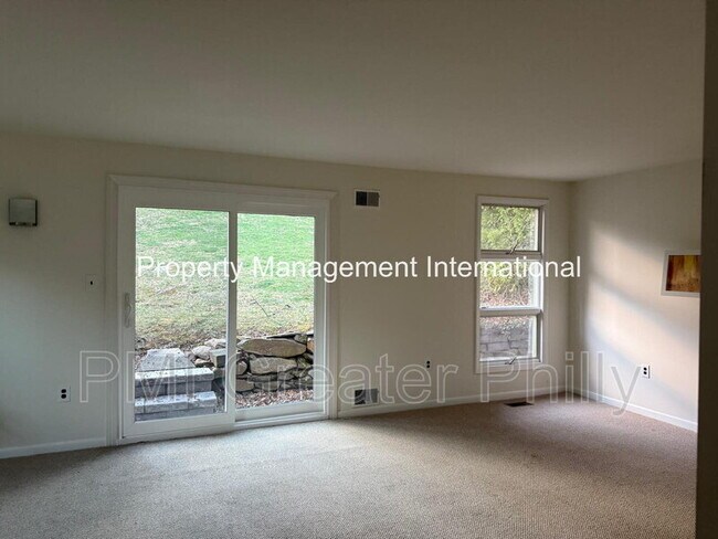 Building Photo - 864 Beechwood Rd