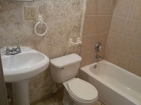 Building Photo - 2029 Bryan Ave