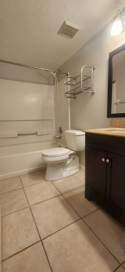 Building Photo - { ROCKWOOD VILLAS } 2/2 Town House Close t...