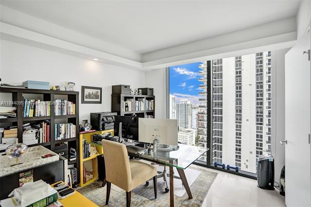 Building Photo - 460 NE 28th St