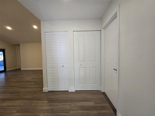 Building Photo - 2177 Montpeliar