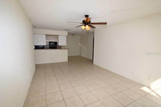 Building Photo - 5914 Willow Ridge Dr