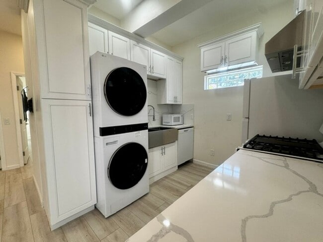 Building Photo - Brand new 2 bedroom ADU in gated area of Thousand Oaks