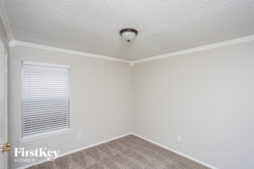 Building Photo - 433 Asbury Dr