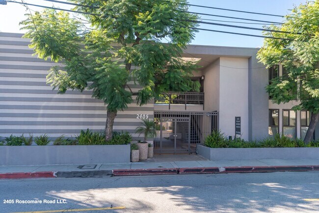 Building Photo - 2405 Roscomare Rd