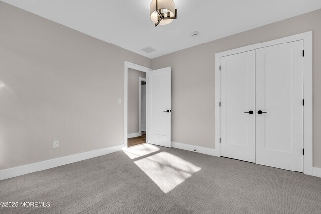 Building Photo - 170 Station Rd