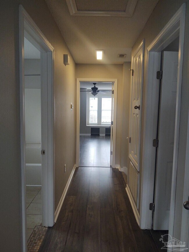 Building Photo - 6351 Cottage Woods Dr