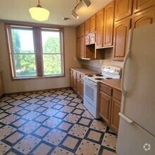 Building Photo - More Space than you can dream of! 5bed 2 b...