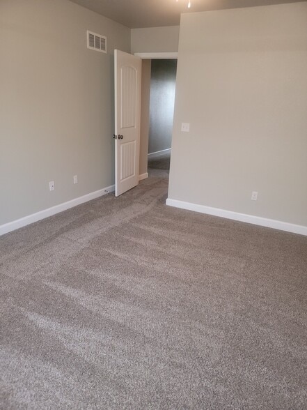 1st Bedroom - 218 N Washington St