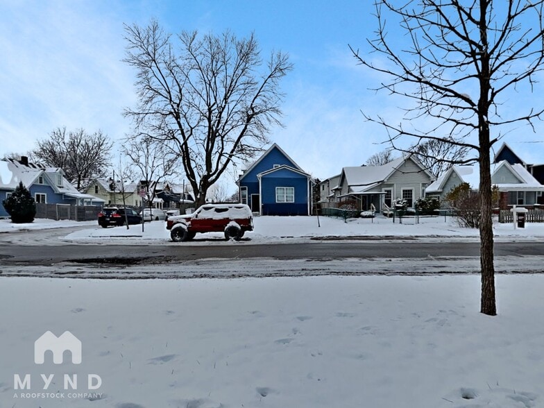 Building Photo - 1724 Woodlawn Ave