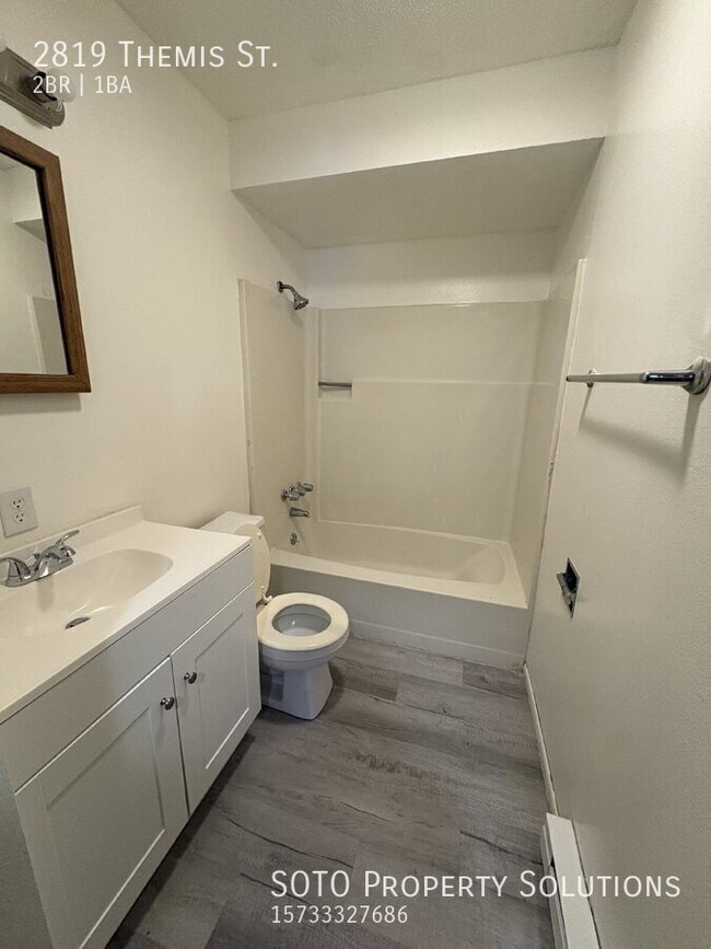 Building Photo - 2819 Themis St