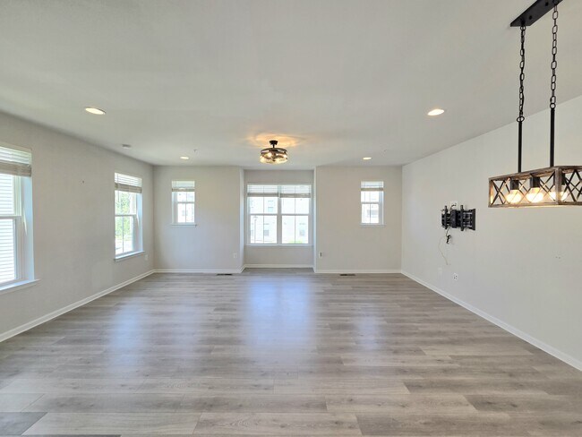 Building Photo - 13146 Dowdens Sta Wy