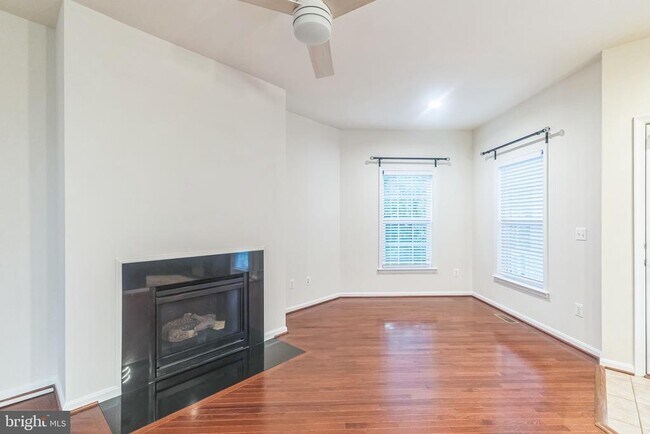 Building Photo - 42385 Trellis Square